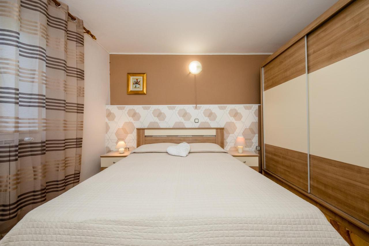 Apartments Davorka Kampor Екстериор снимка