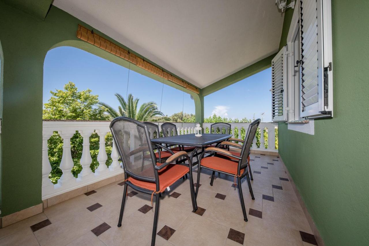 Apartments Davorka Kampor Екстериор снимка